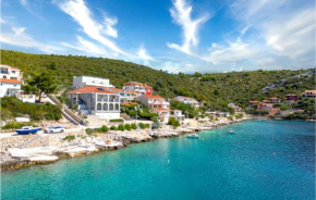 Amazing Apartment In Vinisce With House Sea View